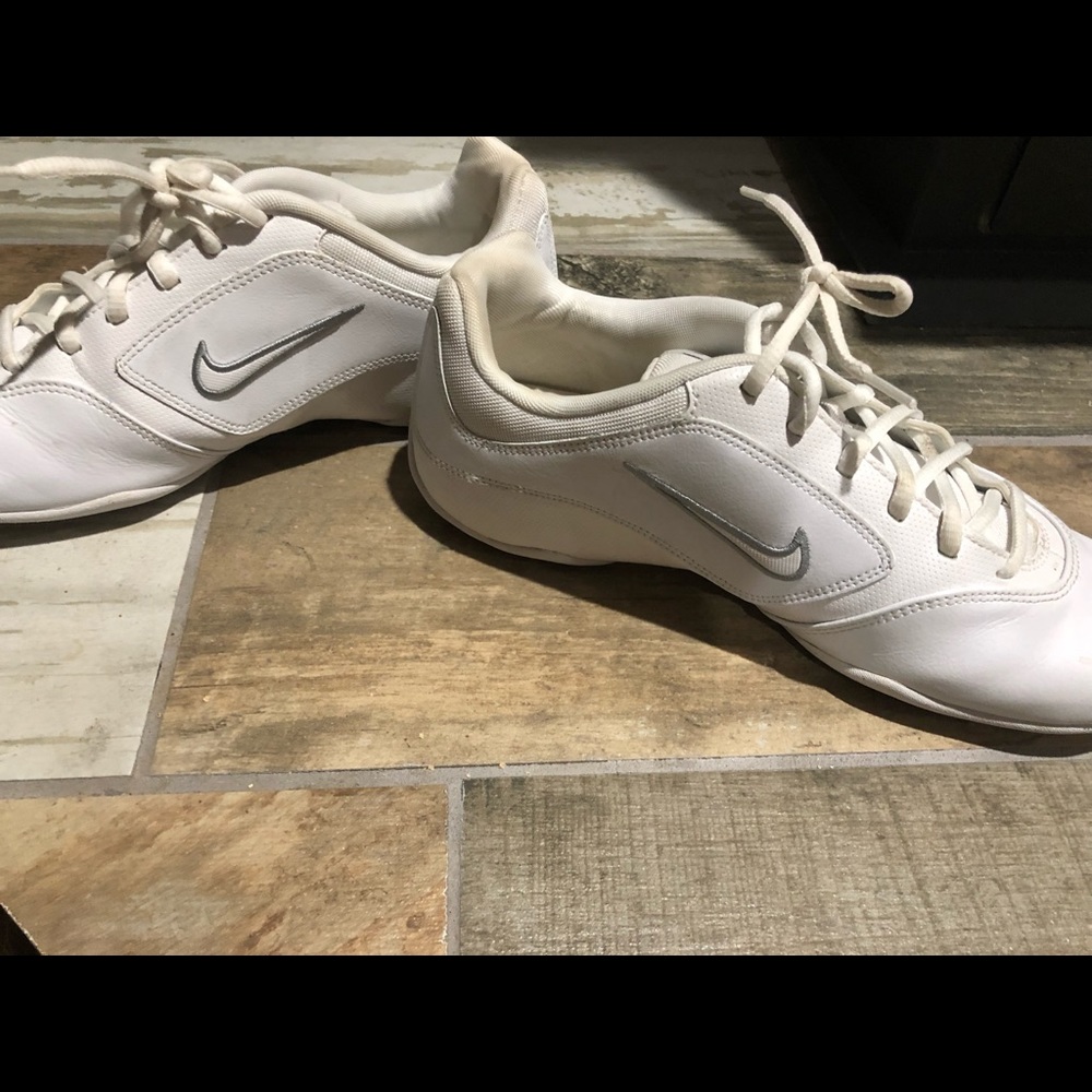 Nike Cheer Shoes good used condition size 9